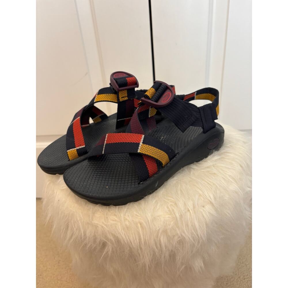 Chaco Mega Z/Cloud sandal with wide straps and a Blocboum Red pattern size 6